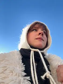 Snapshot of Only_April chatting on November 15, 2025, 10:52 am Only April online show from November 15, 2025, 10:52 am