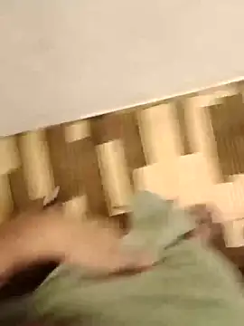 Snapshot of Duartte33 chatting on September 24, 2025, 8:37 pm Duartte33 online show from September 24, 2025, 8:37 pm