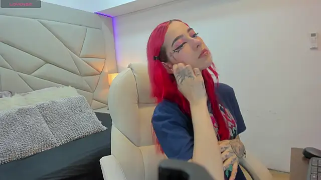 Snapshot of persefone_333 chatting on October 6, 2025, 6:19 pm persefone 333 online show from October 6, 2025, 6:19 pm