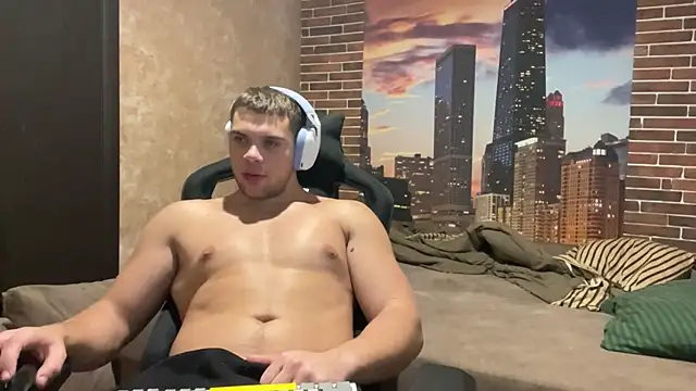 MusclePhantom online show from October 28, 2025, 10:09 pm