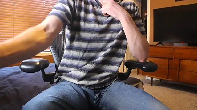 jjjjjfive online show from April 7, 2026, 1:51 am