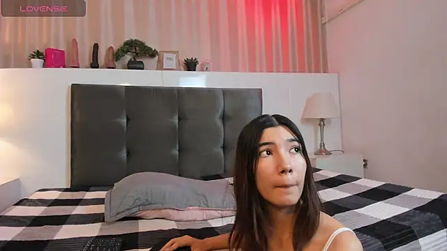 CuteButHarder online show from April 10, 2026, 8:16 pm