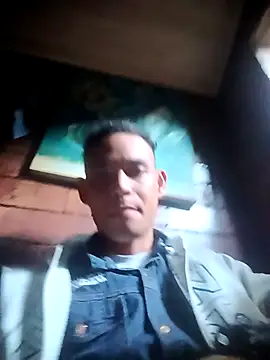 Snapshot of Jose9727 chatting on October 29, 2025, 1:21 pm Jose9727 online show from October 29, 2025, 1:21 pm