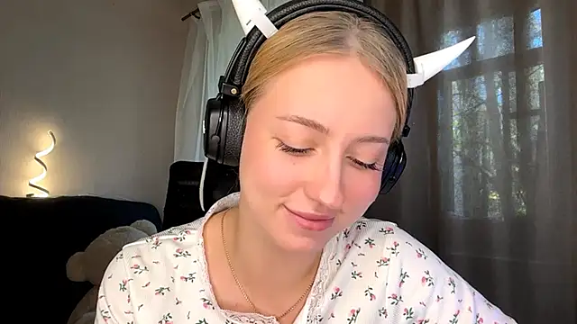 Jetta Corsacami online show from October 25, 2025, 12:17 pm