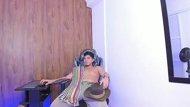 Snapshot of juanmechanic_ chatting on October 11, 2025, 3:18 am juanmechanic online show from October 11, 2025, 3:18 am