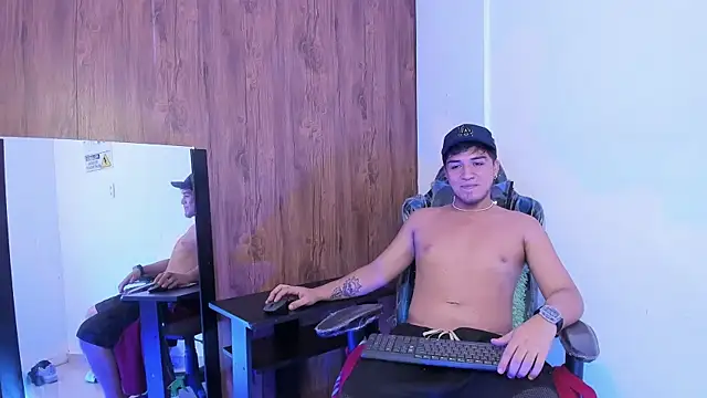 Snapshot of juanmechanic_ chatting on October 12, 2025, 5:09 am juanmechanic online show from October 12, 2025, 5:09 am