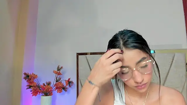 Snapshot of IvyJhons chatting on November 26, 2025, 11:43 am IvyJhons online show from November 26, 2025, 11:43 am