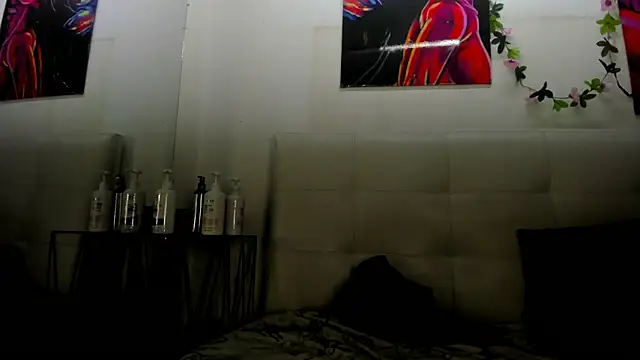 Snapshot of Lucia78couple chatting on November 18, 2025, 10:02 pm Lucia78couple online show from November 18, 2025, 10:02 pm