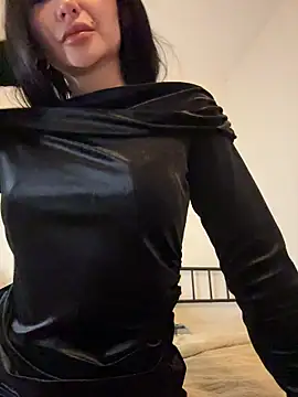 coeurdenuit online show from November 21, 2025, 6:56 am