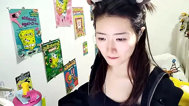 Moonlight-23 online show from October 26, 2025, 2:17 pm