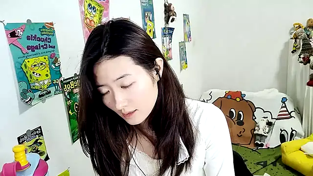 Moonlight-23 online show from October 14, 2025, 12:39 pm