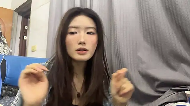 Moonlight-23 online show from November 23, 2025, 12:26 pm