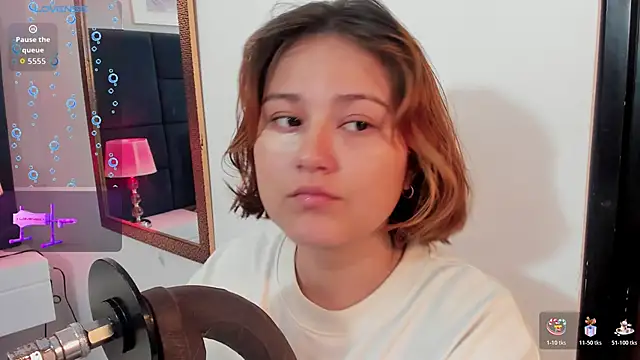 Snapshot of isa_grey_ chatting on November 15, 2025, 10:58 pm isa grey online show from November 15, 2025, 10:58 pm