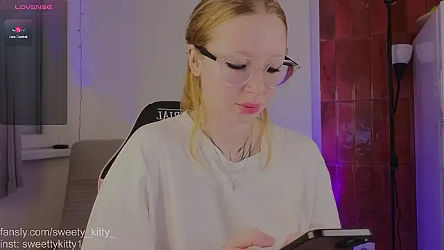 sweettykitty online show from March 29, 2026, 2:30 pm