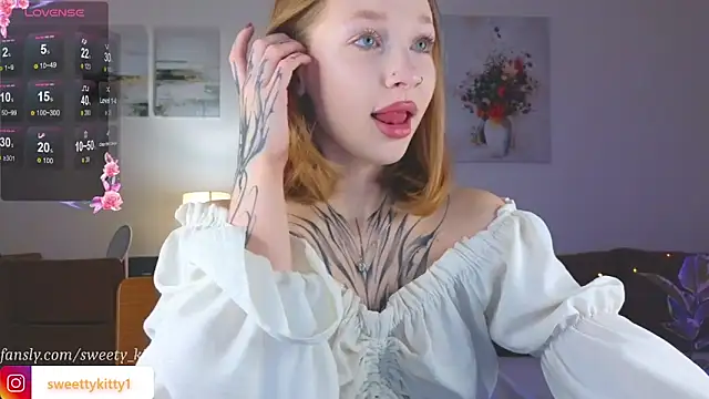 Snapshot of sweettykitty chatting on October 25, 2025, 11:42 am sweettykitty online show from October 25, 2025, 11:42 am