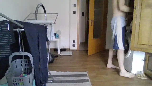 Snapshot of XLBarehengst chatting on October 9, 2025, 3:01 pm XLBarehengst online show from October 9, 2025, 3:01 pm