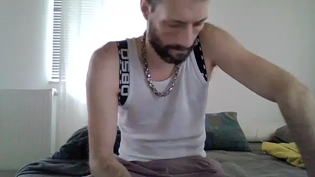 Snapshot of XLBarehengst chatting on November 15, 2025, 11:47 am XLBarehengst online show from November 15, 2025, 11:47 am