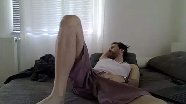 Snapshot of XLBarehengst chatting on September 15, 2025, 2:28 pm XLBarehengst online show from September 15, 2025, 2:28 pm