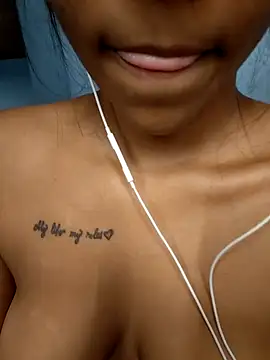 Ema-01 online show from September 25, 2025, 5:41 pm