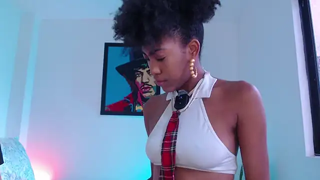 lucyymaximo online show from April 13, 2026, 3:05 pm