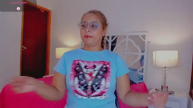 MikaelaStone online show from October 20, 2025, 12:38 pm