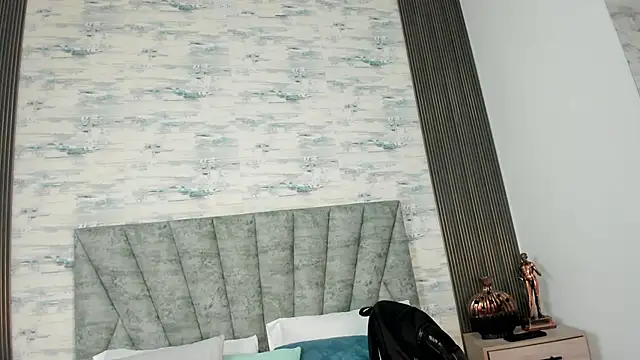 ShanelEvans online show from November 28, 2025, 6:41 pm