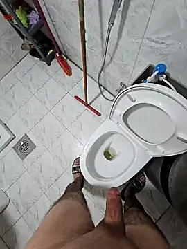 Snapshot of fena-sikerimmm chatting on October 28, 2025, 9:14 pm fena-sikerimmm online show from October 28, 2025, 9:14 pm