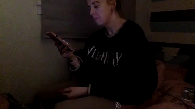 Bellababexox online show from May 15, 2026, 11:36 pm