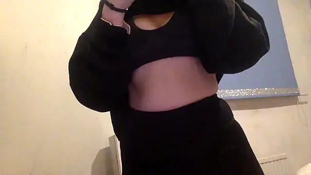 Snapshot of Bellababexox chatting on November 1, 2025, 2:07 am Bellababexox online show from November 1, 2025, 2:07 am