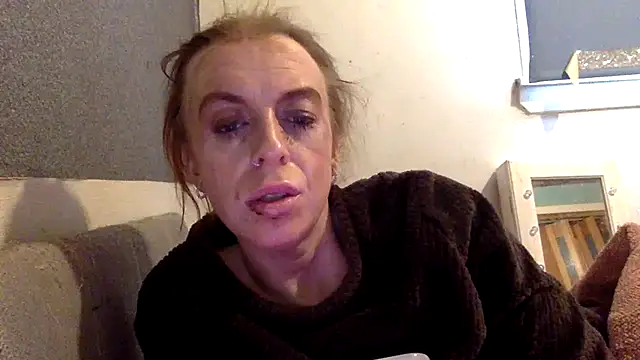 Snapshot of Bellababexox chatting on March 10, 2026, 2:43 pm Bellababexox online show from March 10, 2026, 2:43 pm