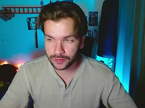 cortelioni massimo  online show from October 3, 2025, 2:04 am