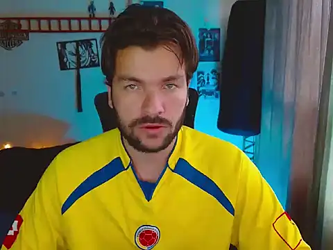 cortelioni massimo  online show from October 15, 2025, 7:22 pm