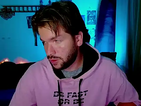 cortelioni massimo  online show from October 30, 2025, 12:53 am