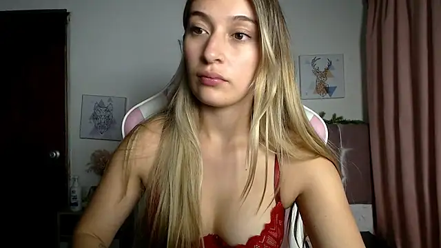 Snapshot of SophiaaLee chatting on May 6, 2026, 12:25 am SophiaaLee online show from May 6, 2026, 12:25 am