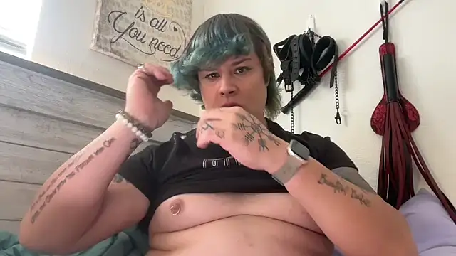 Julietserenity online show from November 28, 2025, 6:52 pm