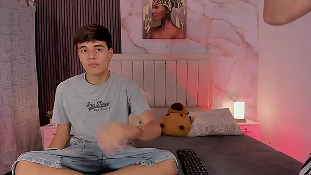 Snapshot of sweet_petter chatting on November 18, 2025, 12:30 pm sweet petter online show from November 18, 2025, 12:30 pm