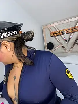 ashley-swift- online show from November 1, 2025, 8:52 am