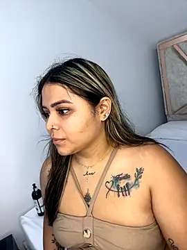 ashley-swift- online show from September 11, 2025, 6:46 am