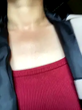 Snapshot of Huong-Ly chatting on October 27, 2025, 8:37 am Huong-Ly online show from October 27, 2025, 8:37 am