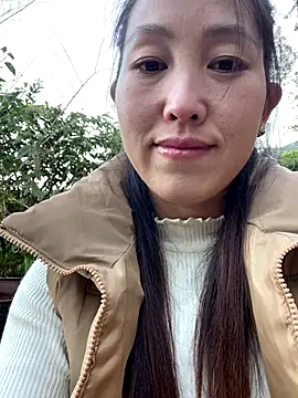 Snapshot of Huong-Ly chatting on November 25, 2025, 9:42 am Huong-Ly online show from November 25, 2025, 9:42 am