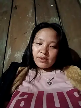 Snapshot of MuiNay chatting on November 1, 2025, 11:15 am MuiNay online show from November 1, 2025, 11:15 am