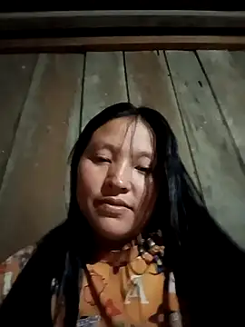 Snapshot of MuiNay chatting on November 8, 2025, 12:42 pm MuiNay online show from November 8, 2025, 12:42 pm