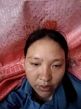 Snapshot of MuiNay chatting on November 12, 2025, 12:37 am MuiNay online show from November 12, 2025, 12:37 am