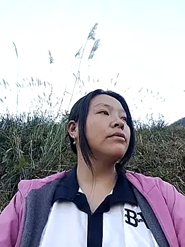 Snapshot of MuiNay chatting on November 30, 2025, 12:44 am MuiNay online show from November 30, 2025, 12:44 am