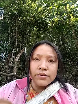 Snapshot of MuiNay chatting on November 25, 2025, 4:02 am MuiNay online show from November 25, 2025, 4:02 am