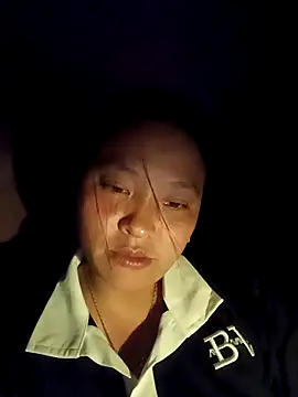 Snapshot of MuiNay chatting on December 2, 2025, 1:46 pm MuiNay online show from December 2, 2025, 1:46 pm