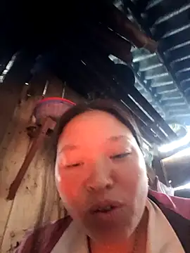 Snapshot of MuiNay chatting on December 16, 2025, 3:44 am MuiNay online show from December 16, 2025, 3:44 am