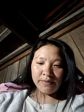 Snapshot of MuiNay chatting on November 30, 2025, 10:21 pm MuiNay online show from November 30, 2025, 10:21 pm