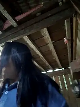 Snapshot of MuiNay chatting on October 22, 2025, 11:25 pm MuiNay online show from October 22, 2025, 11:25 pm