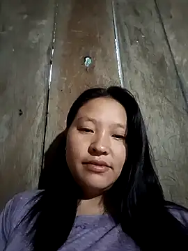 Snapshot of MuiNay chatting on November 9, 2025, 11:31 pm MuiNay online show from November 9, 2025, 11:31 pm